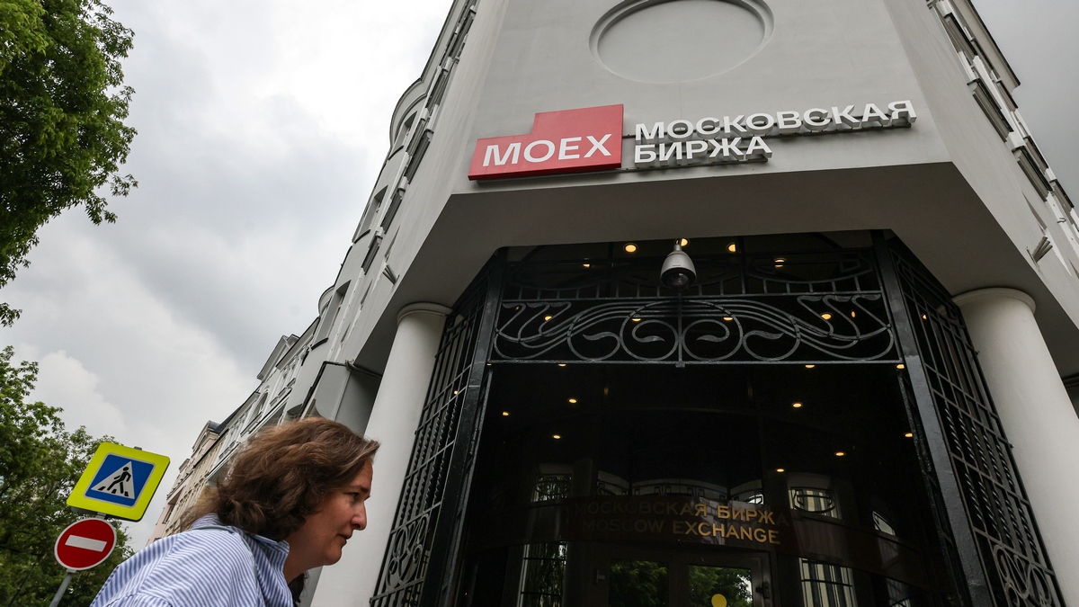 Russian Stock Market Experiences Worst Single-Day Decline Since September 2022 Following Collapse of Ceasefire Talks